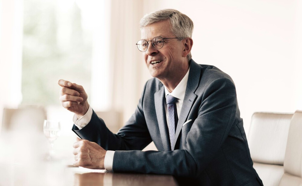 Dr. Alexander H&uuml;bner