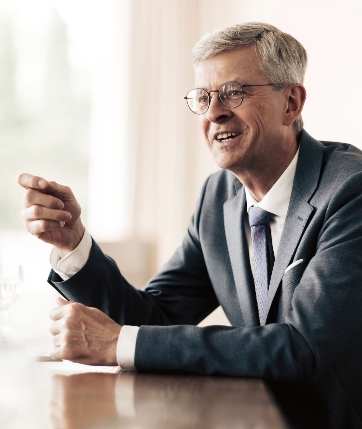 Dr. Alexander H&uuml;bner