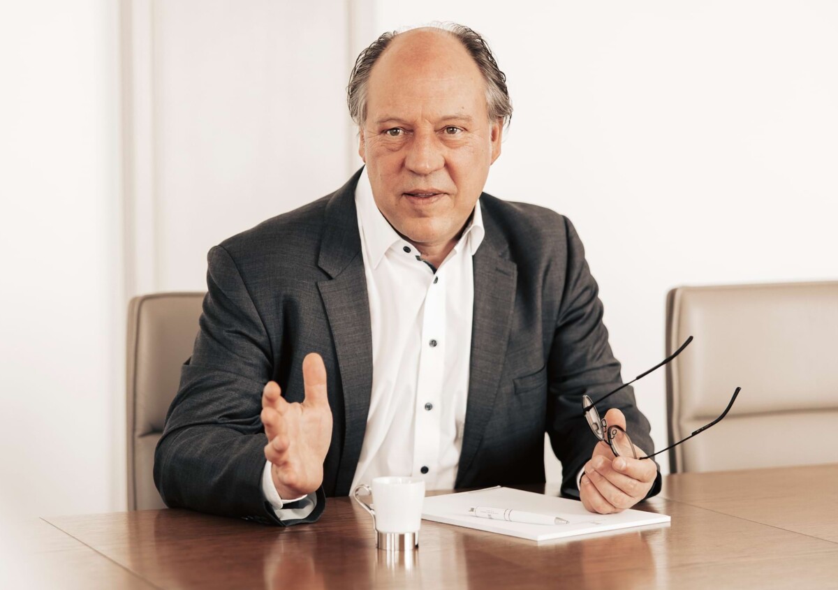 Dr. Stephan Baur