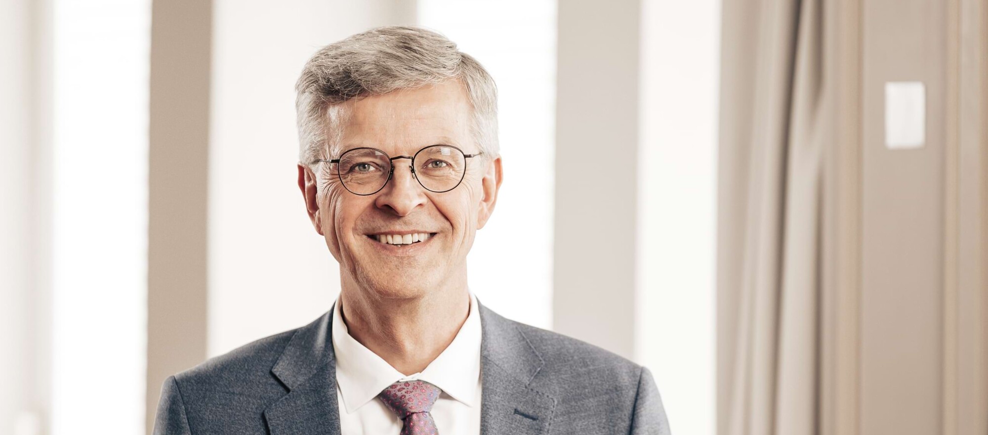 Dr. Alexander H&uuml;bner